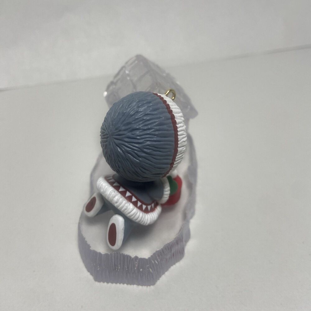 Hallmark 1993 Frosty Friends #14 Doghouse Husky Keepsake Ornament - Picture 5 of 8